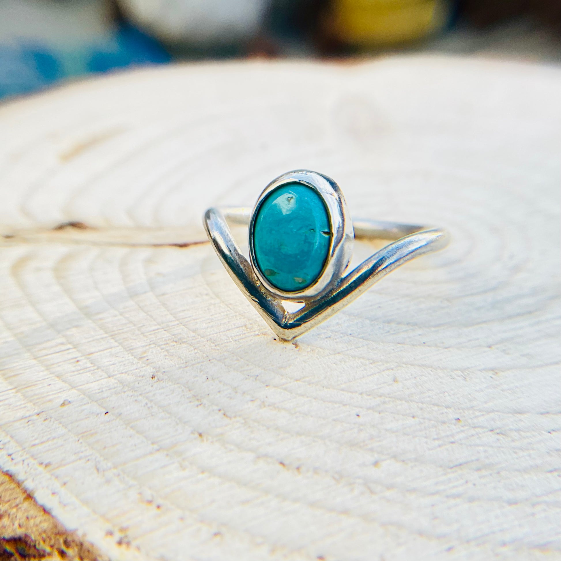 Chevron ring